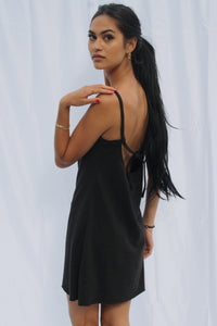 AMANDA - petite robe noire confortable
